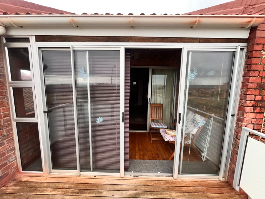 3 Bedroom Property for Sale in Wavecrest Eastern Cape